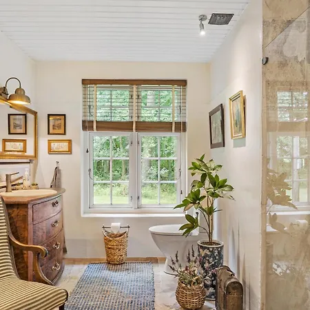 Dom wakacyjny Pet Friendly In With Wifi Roslev